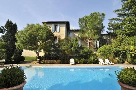 Location de vacances pour 13 personnes, avec terrasse ainsi que vue et piscine à Lignan-de-Bordeaux - 4