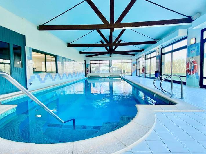 Hotel para 3 personas, con vistas y jardín además de piscina y sauna - 1