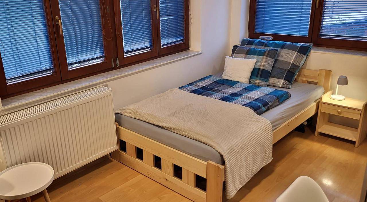 Geheel vakantieappartement, Apartmán Husovka Bruntál - pokoj Matyas in Bruntál, Sudeten