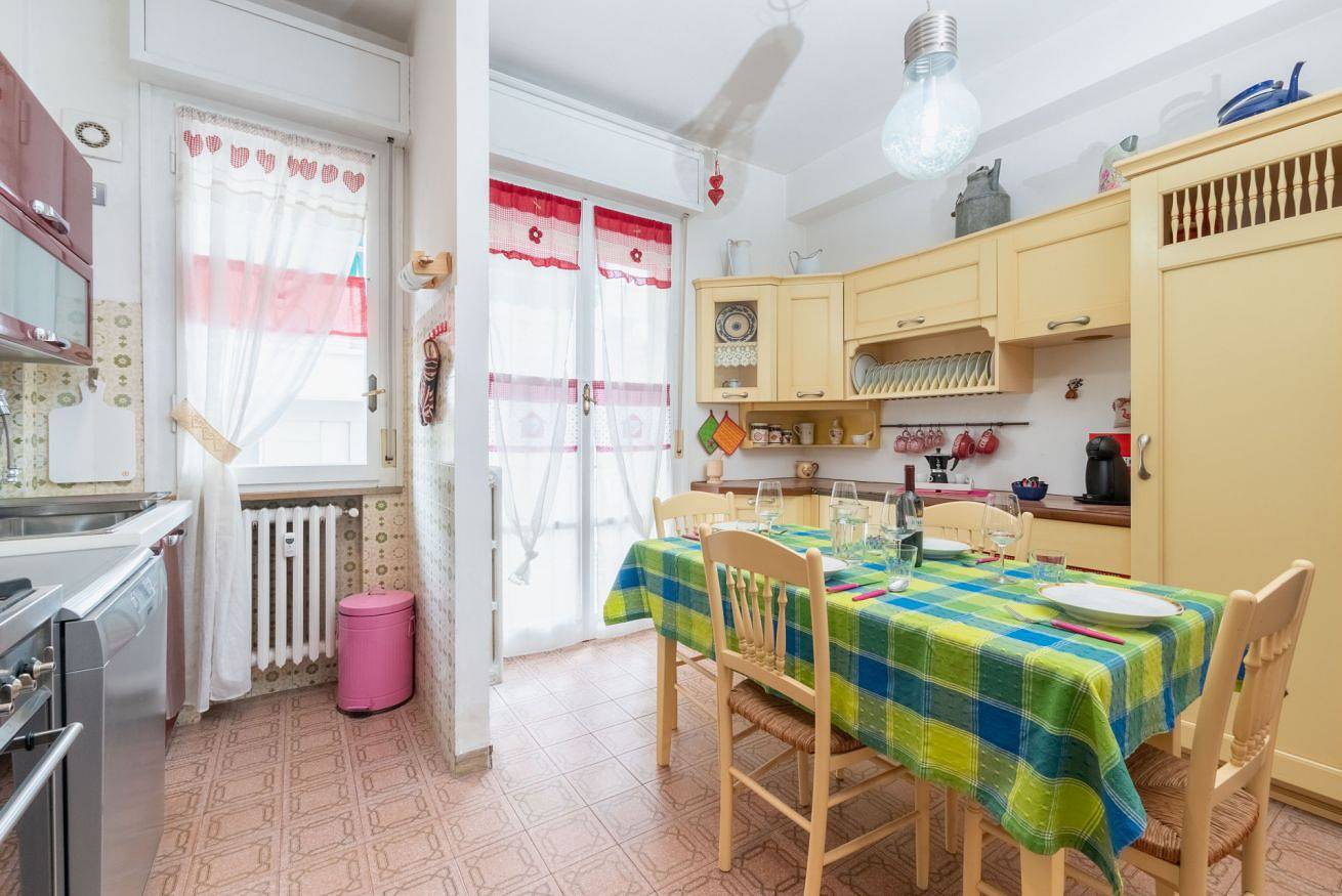 Apartamento entero, Flaminia Bright & Roomy Apartment x6 in Pésaro, Valle del Metauro