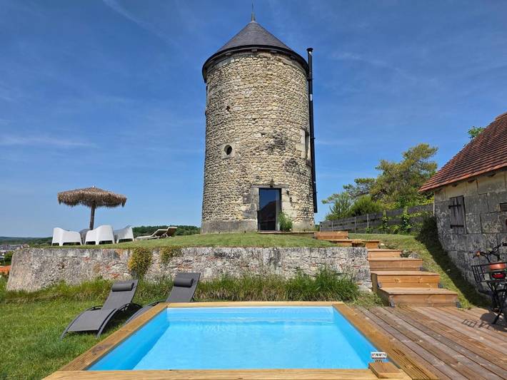 Location de vacances pour 4 personnes, avec jardin ainsi que vue et piscine à Noyers-sur-Cher - 3