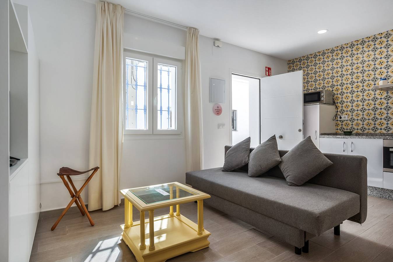 Appartement entier, Appartement "Casa de 10 - 4I" avec vue sur les montagnes, piscine partagée et Wi-Fi. in Vejer de la Frontera, Costa de la Luz