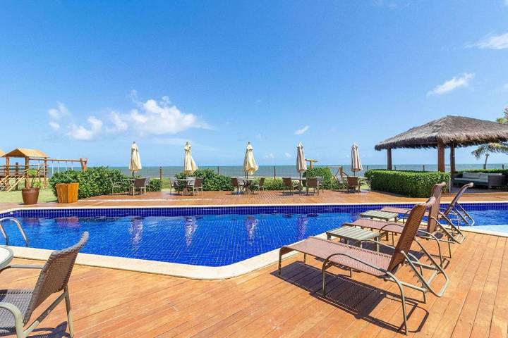 Casas e apartamentos de temporada para 8 pessoas, com jardim e piscina e ainda balcão em Itacimirim