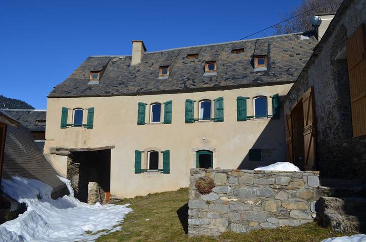 Gîte pour 9 personnes, avec balcon