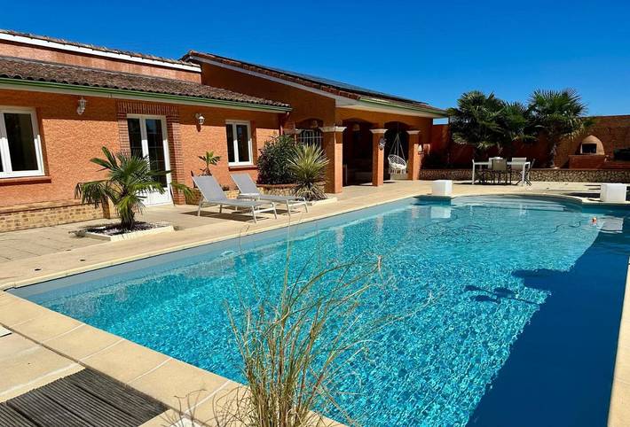 Location de vacances pour 5 personnes, avec jacuzzi ainsi que piscine et jardin à Calmont - 3