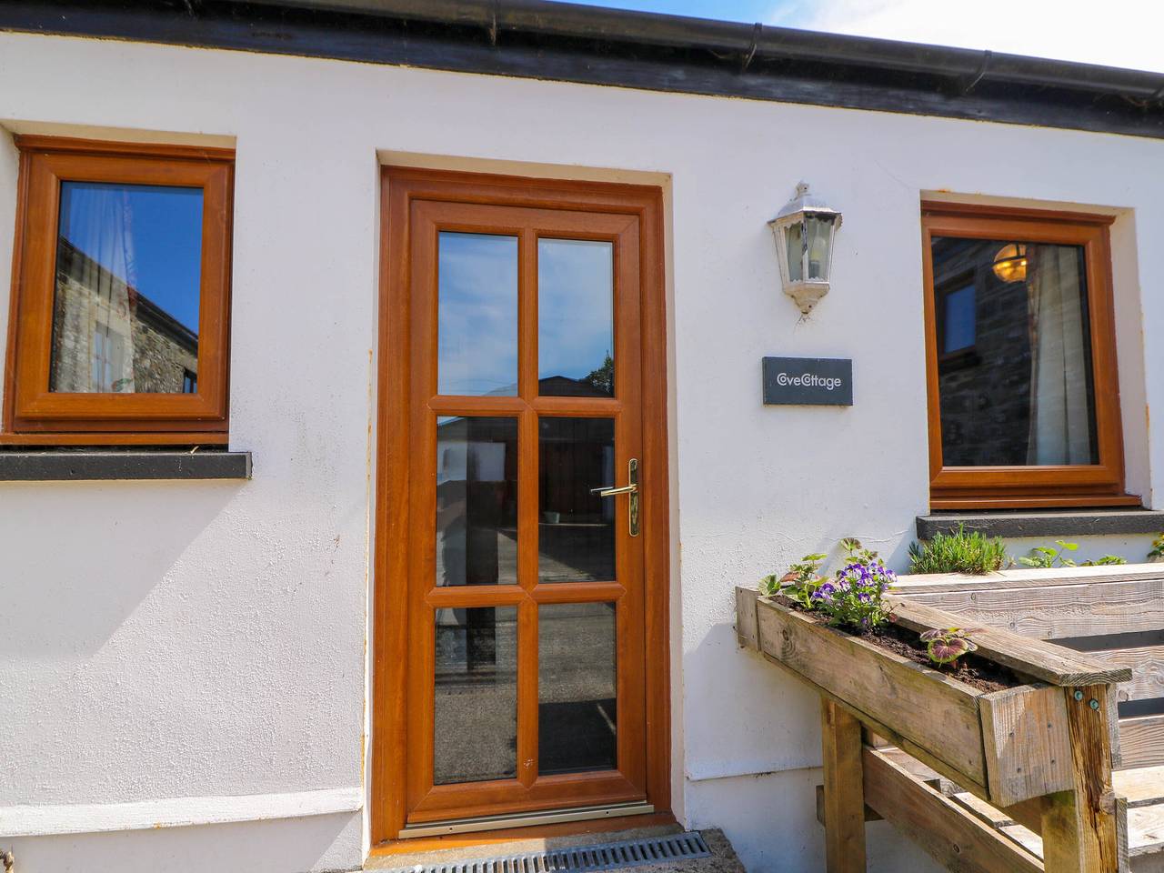 Cove Cottage in Penbryn, Cardigan Bay
