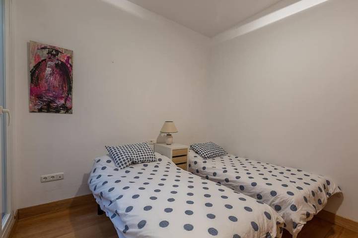 Entire apartment, Zurriola Surf Beach. Optional parking. Ess00856 in Zurriola (San Sebastian), San Sebastian