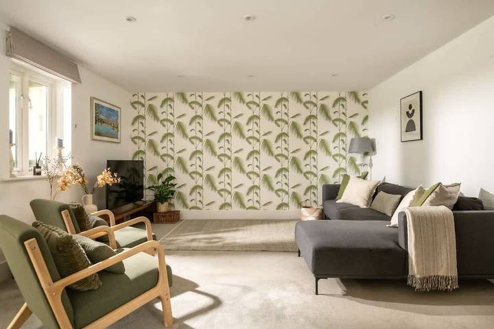 Ferienwohnung für 6 Personen, mit Whirlpool und Pool sowie Sauna und Seeblick in The Cotswolds - 2