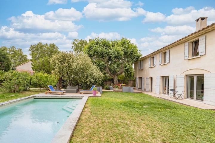 Location de vacances pour 13 personnes, avec jardin et terrasse, animaux acceptés à Eyragues - 2