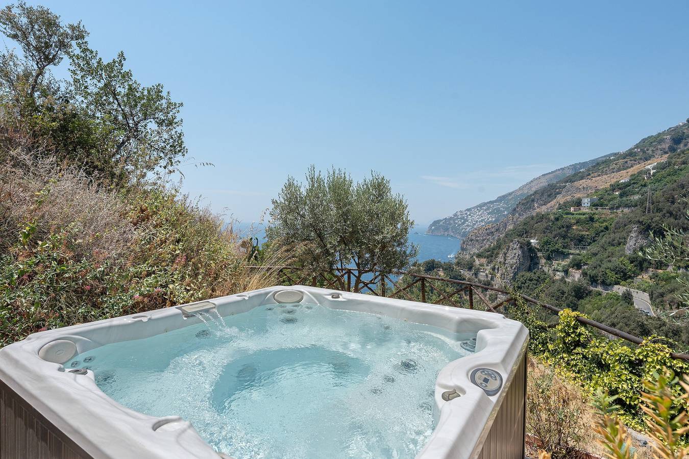 Vakantiehuis 'Romantico Casale Di Lusso Con Spa' met Uitzicht op Zee, Wi-Fi en Airconditioning, foto 8