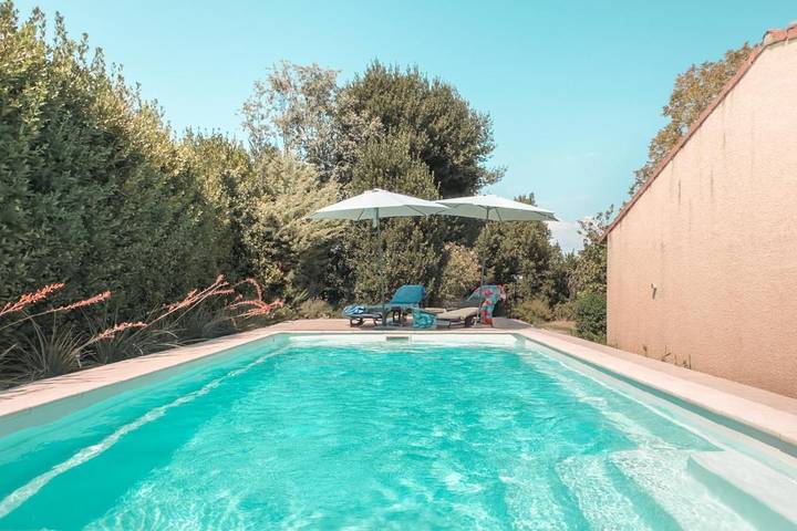 Maison de vacances pour 3 personnes, avec Terrasse et Jardin ainsi que Piscine et Vue