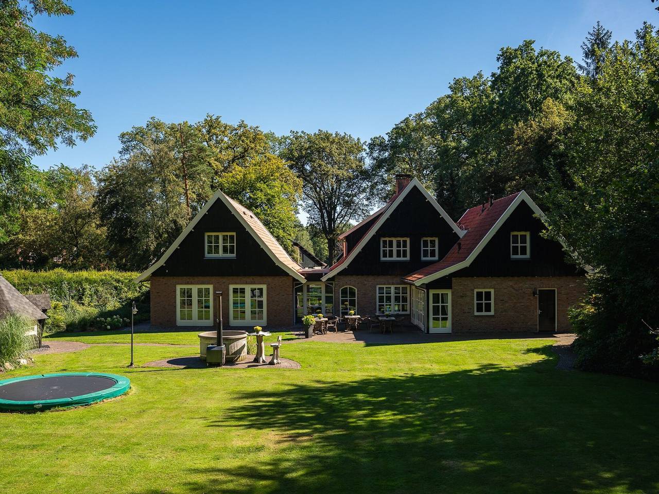 Gruppenhaus in Twente mit Hot Tub in Losser, Twente