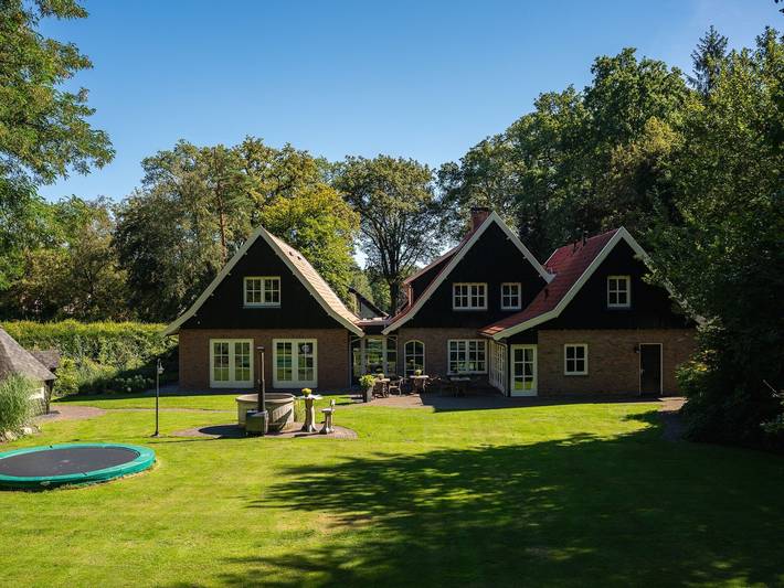 Ferienhaus für 20 Personen, mit Terrasse und Whirlpool sowie Garten in Losser - 3