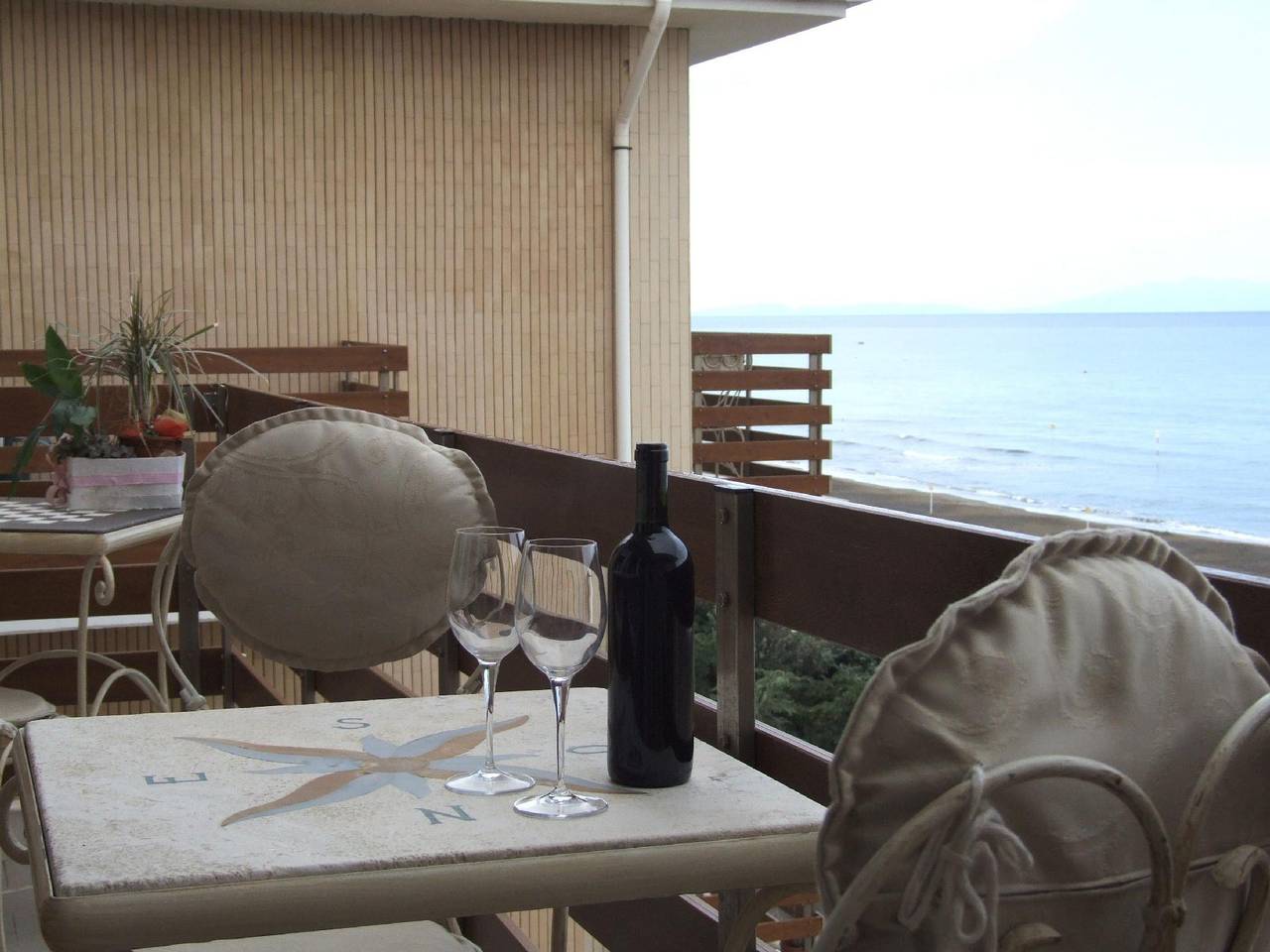 Ganze Ferienwohnung, Wohnung 'Windows' in Strandnähe in Marina di Castagneto Carducci, Etruskische Küste