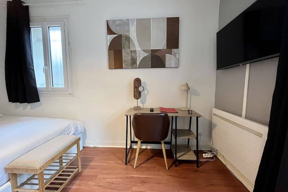 Apartamento entero, T2 with terrace and parking - between Paris and Disneyland in Noisy-le-Grand, Sena-Saint Denis