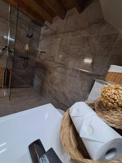 Location de vacances pour 10 personnes, avec piscine et sauna ainsi que balcon et jacuzzi à Saint-André-de-Sangonis - 4