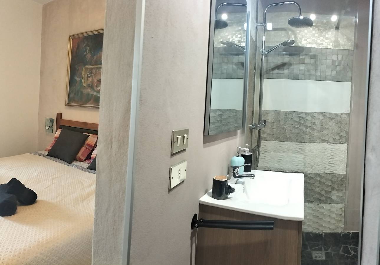 Camera 'Book House A Lecce B' con Wi-Fi e aria condizionata in Lecce, Provincia di Lecce