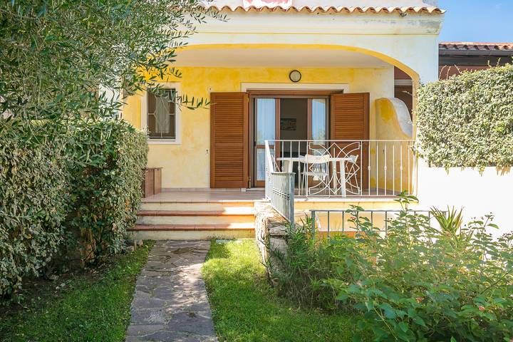 Gîte pour 3 personnes, avec jardin à Pittulongu - 2
