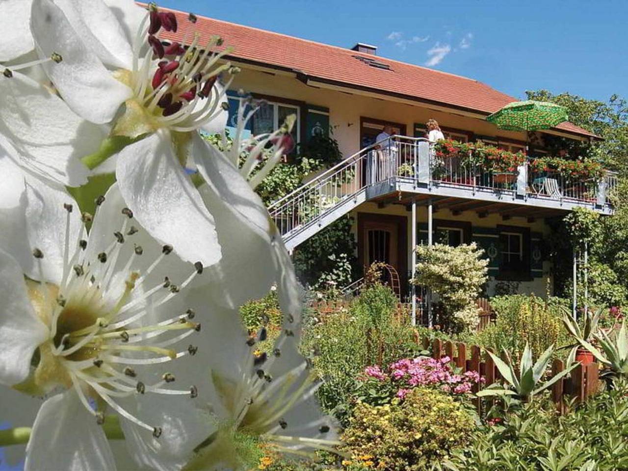 Ganze Ferienwohnung, Obsthof Knoll - Kleine Ferienwohnung***, 90qm, 2 Schlafzimmer, 1 Kinderzimmer, max 6 Personen (4 Erw.) in Überlingen, Region Bodensee-Oberschwaben