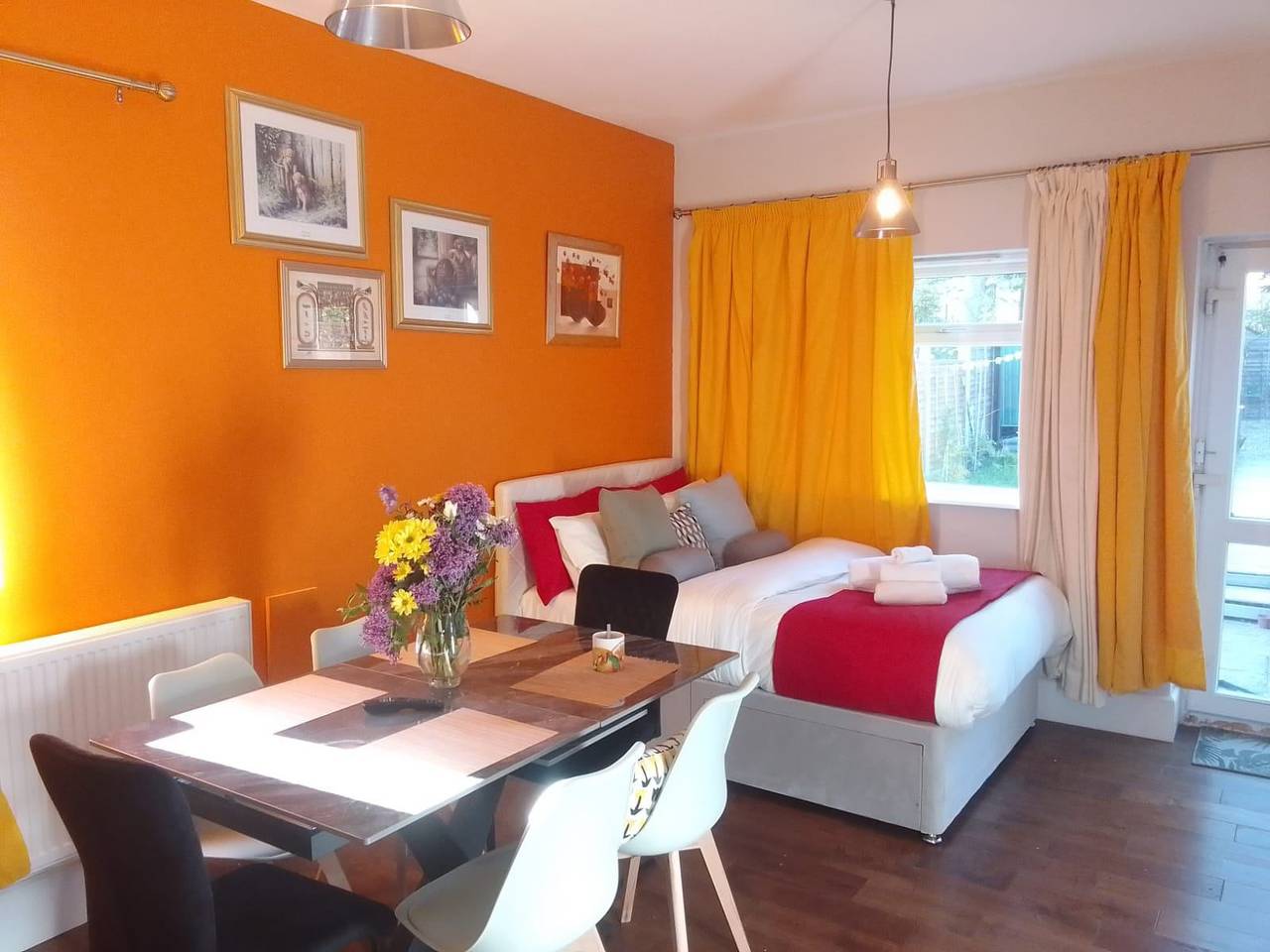 Cozy 2-bedroom Bungalo, free parking and garden in Wolverhampton, Birmingham y alrededores