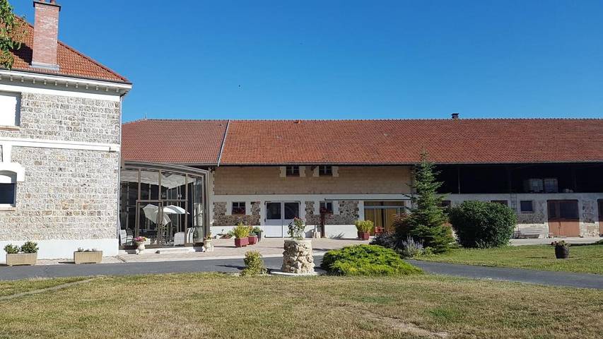 Gîte pour 4 personnes, avec Terrasse ainsi que Jardin et Vue dans Époye - 3