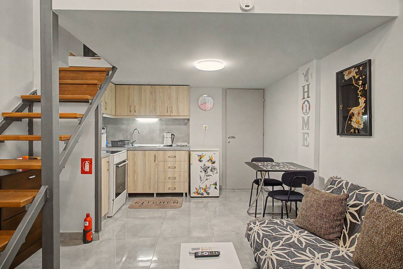 Entire apartment, Central Loft Apartment by Metro with Wi-Fi & Private Entrance in Analipsi (Thessaloniki), Thessaloniki region