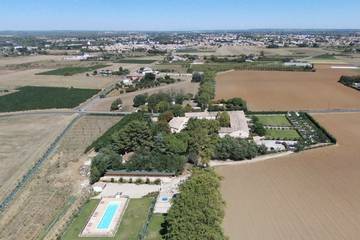 Chambre d’hôte pour 2 personnes, avec piscine ainsi que jacuzzi et jardin à Saint-Just