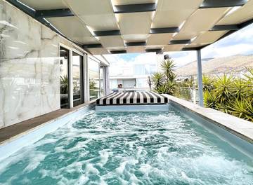 Gîte pour 4 personnes, avec piscine et vue ainsi que jardin et terrasse à Athènes