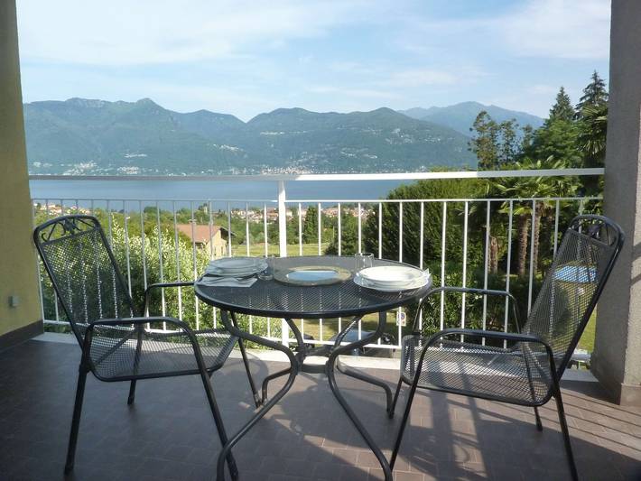 Entire apartment, "Blueville21" Apartment with Lake View, Shared Pool, and Wi-Fi in Germignaga, Lago Maggiore (Lombardy)