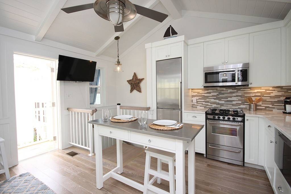 Seaside \"How Sweet\" | 1 Br | King! | Steps away to Seaside Square and Beach! in Seaside, Seagrove Beach