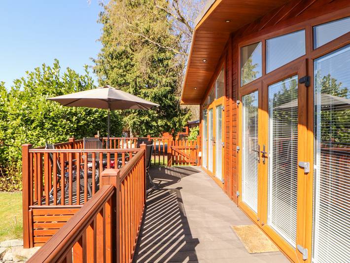 Lodge for 5 people, with hot tub and garden as well as sauna and pool, with pets in the Lake District