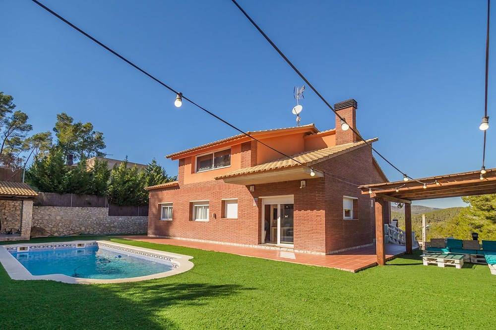Mas Mestre - elegant og romslig villa nær Sitges for opptil 8 gjester in Olivella, Garraf