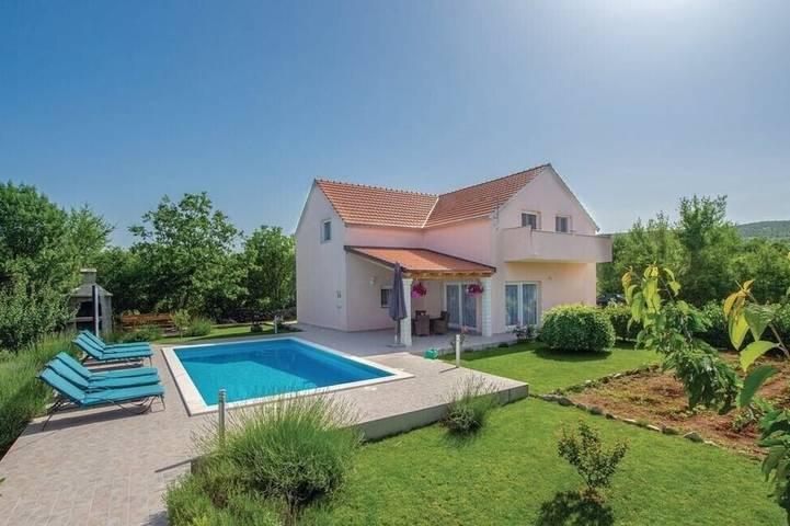 Villa für 8 Personen, mit Balkon und Garten sowie Whirlpool - 1