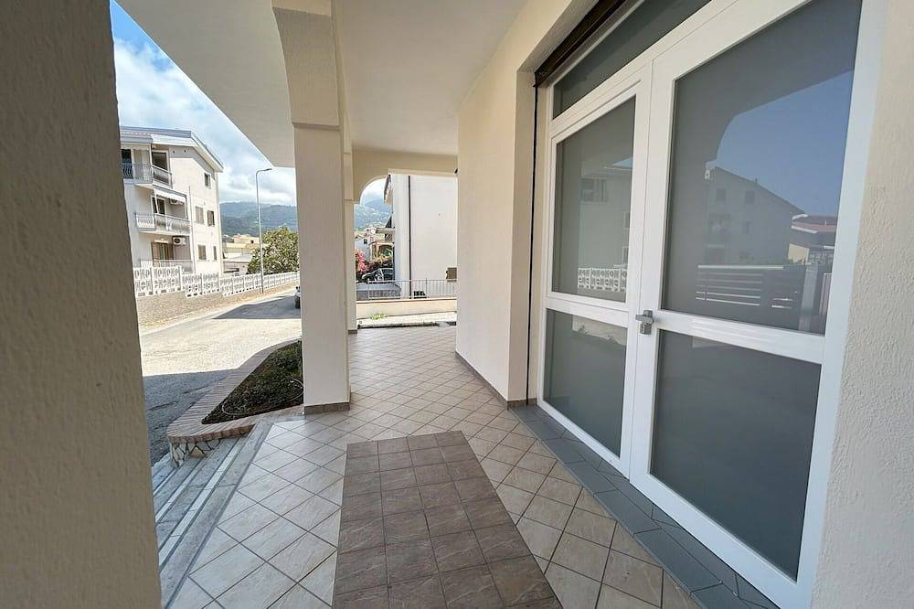 Apartamento entero, Bonito apartamento para 5 personas con Wifi, A/C y Tv in Costa Tirrénica Calabria