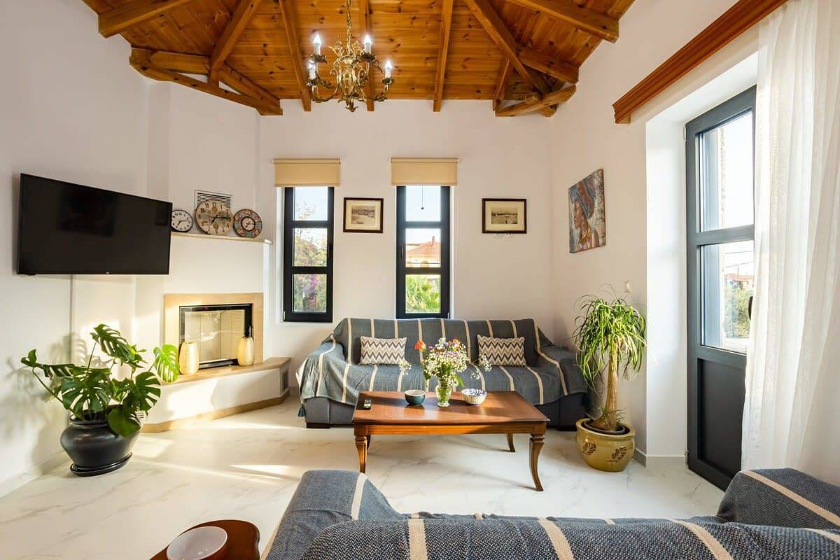 Entire apartment, Stoupa Stone Built Home, A breath Away to the Sea in Stoupa, Mani Peninsula