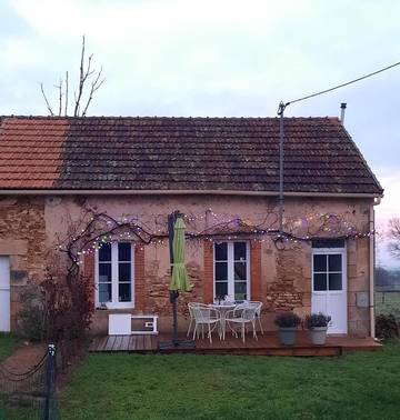 Gîte pour 4 personnes, avec vue et jardin dans Feusines