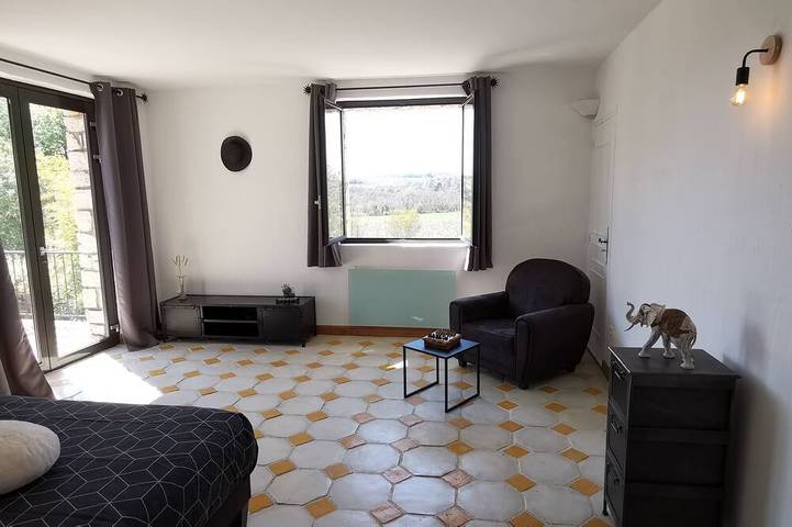 Gîte pour 15 personnes, avec jardin à Rousson - 3