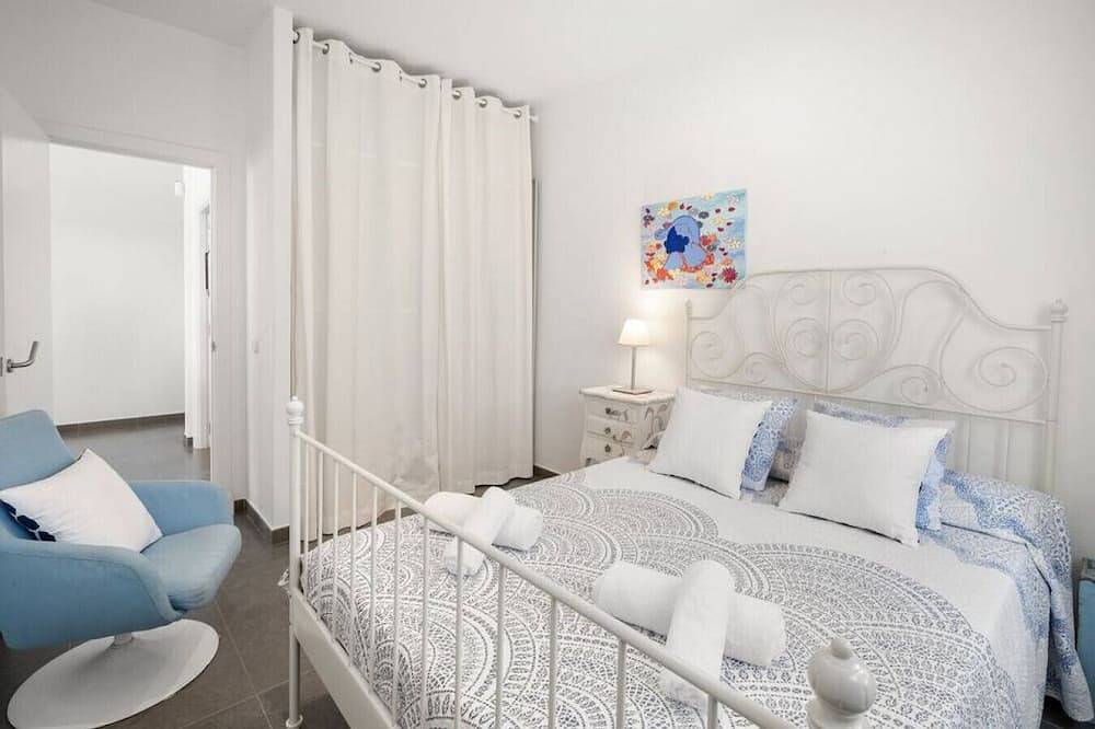 Villa Abril - modern villa only 400 mts from beach in Binisafua, Sant Lluís