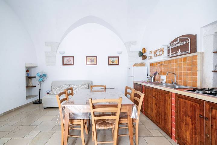 Trullo per 4 persone, con balcone/terrazza ad Ostuni