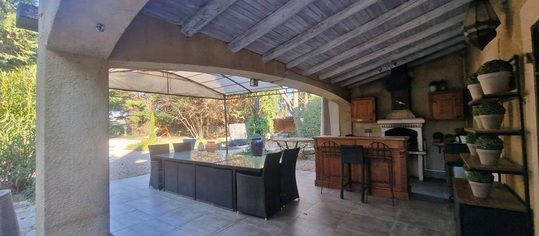 Gîte pour 12 personnes, avec jardin et piscine, animaux acceptés à Caderousse - 3