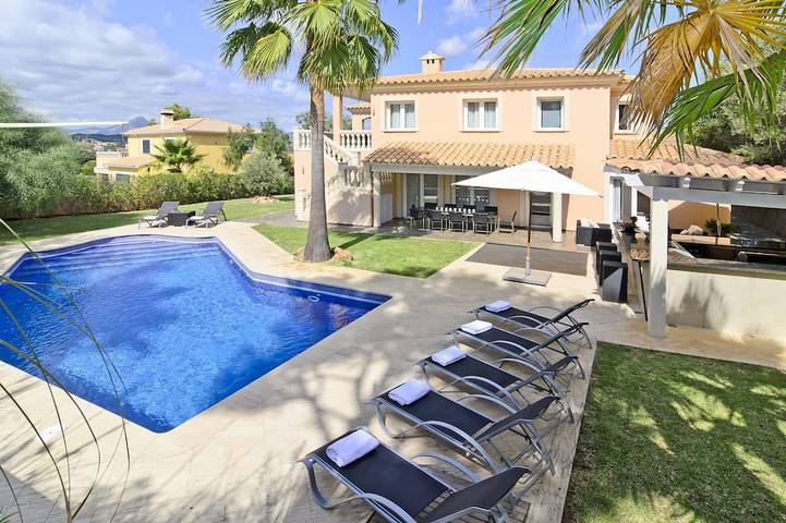 Villa für 8 Personen, mit Balkon und Garten in Santa Ponsa