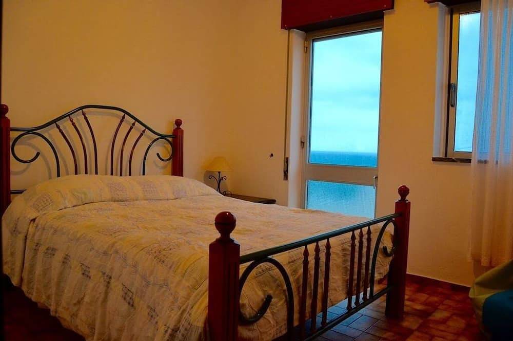 Oceanfront house in Benagil in Benagil, Faro Distrikt