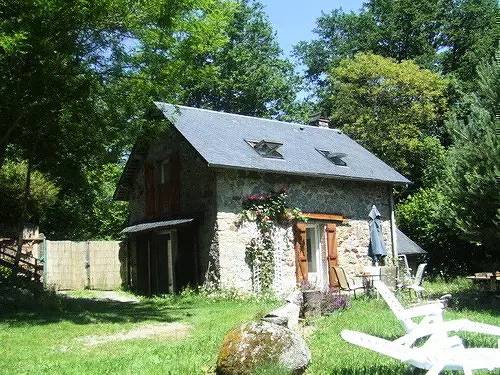 Gîte pour 2 personnes, avec terrasse à Rosiers-d'Égletons