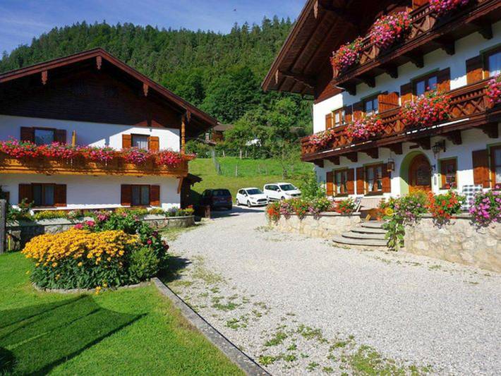 Ganze Ferienwohnung, Landhaus Heisenbauer - Ferienwohnung im Bauernhaus- 2 Personen, 30qm, Balkon mit Bergblick in Bad Reichenhall, Berchtesgadener Alpen