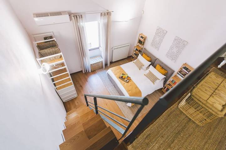 Entire apartment, DuoMo SeaView PlatinHome-Luxurious, renovated, air-conditioned-Sea View-WiFi in Spiaggetta di Cala Rossa, Syracuse