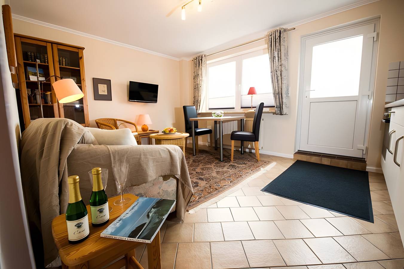 Ganze Wohnung, Ferienwohnung 'Ferienwohnung Schober' mit privater Terrasse, Garten und Wlan in Cuxhaven, Cuxland