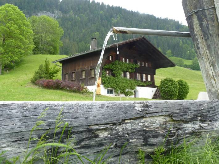 Ferienwohnung für 6 Personen, mit Balkon und Terrasse in Saanen