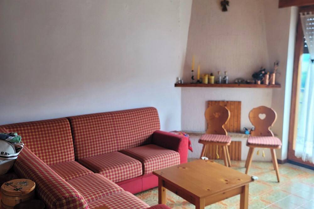 Appartamento intero, Locazione Turistica Cuore d'Altopiano, in mezzo al verde a due passi dal centro in Asiago, Provincia di Vicenza