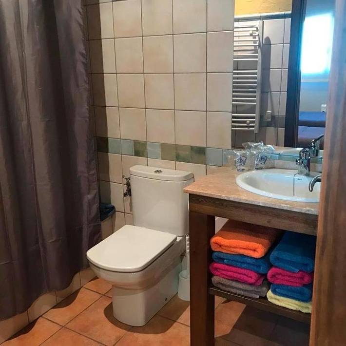 Location de vacances pour 6 personnes, avec jardin et vue ainsi que piscine et terrasse à Bagà - 4