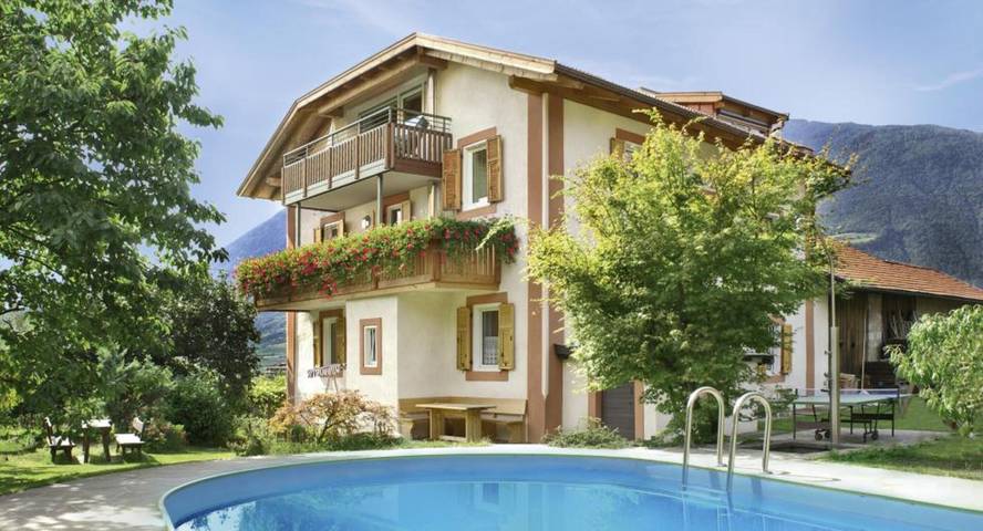 Appartamento intero, Appartamento 'Stöckerhof Apfel' con vista sulle montagne, piscina in comune e Wi-Fi in Merano, Alpi Sarentine